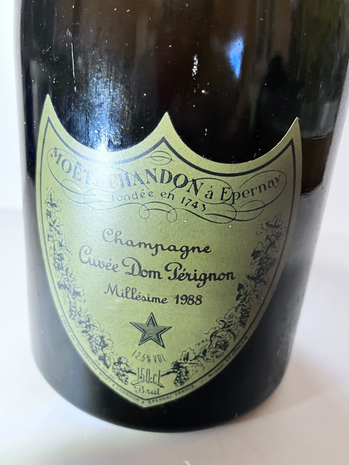 DOM PÉRIGNON CHAMPAGNE MAGNUM 1988 VINTAGE BRUT 1,5L – MOËT & CHANDON