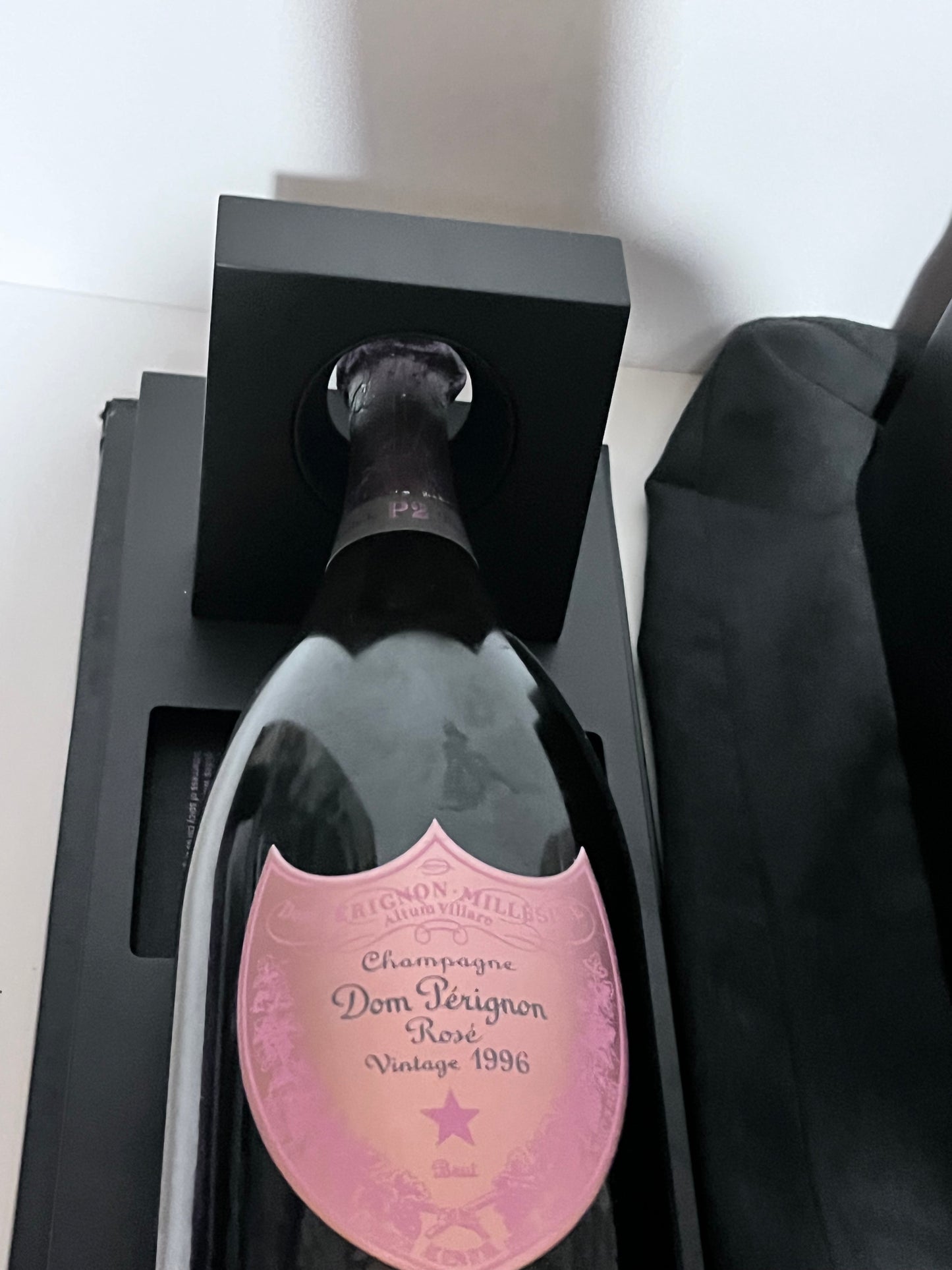 DOM PÉRIGNON ROSÉ P2 VINTAGE 1996 – CHAMPAGNE CON COFANETTO ORIGINALE