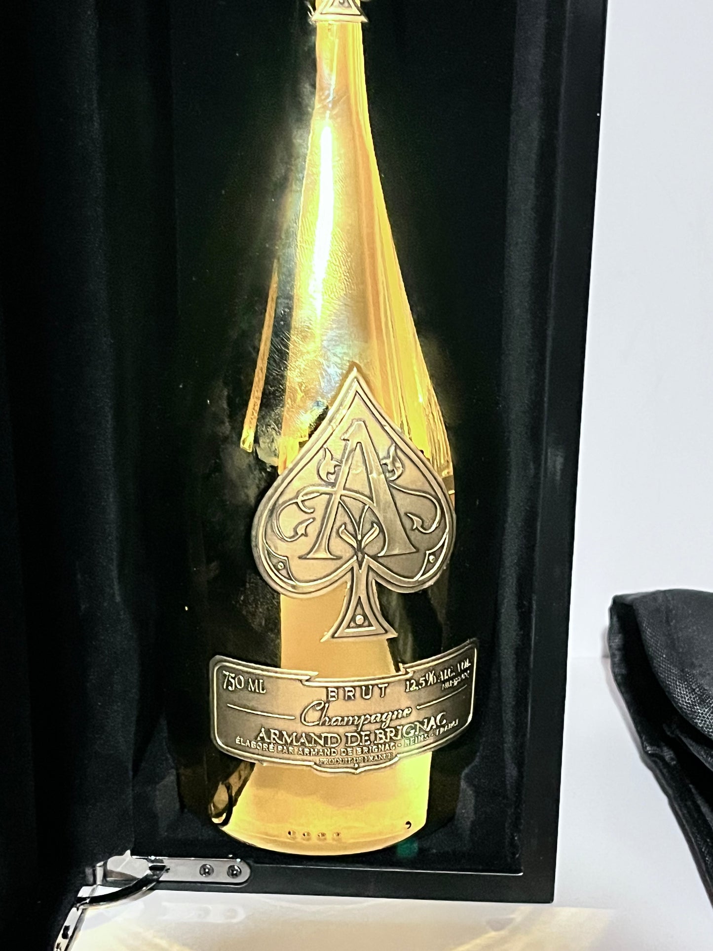 CHAMPAGNE ARMAND DE BRIGNAC BRUT “ACE OF SPADES” 750 ML CON COFANETTO ORIGINALE