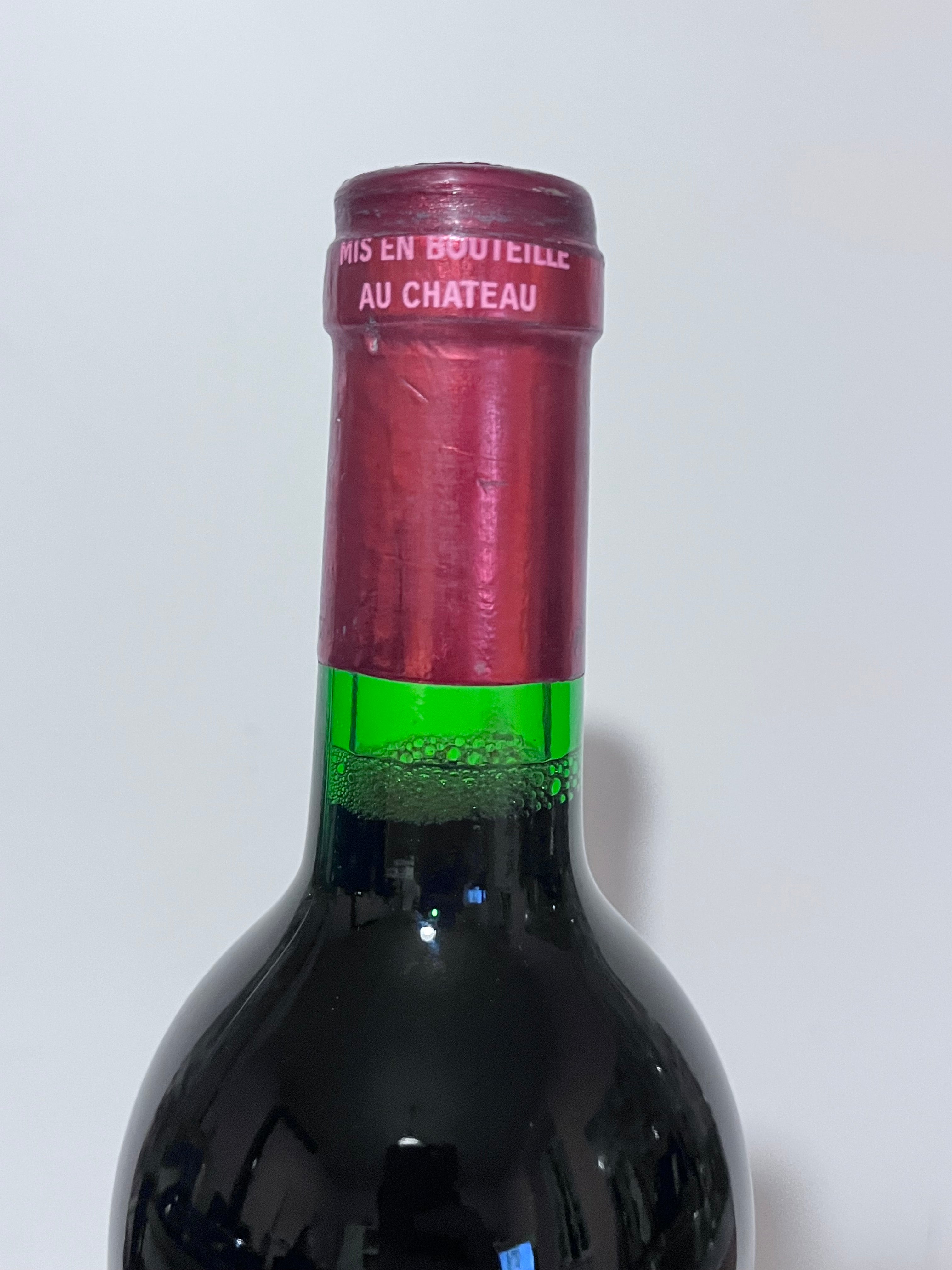PETRUS 1977 POMEROL – LIVELLO ALTO – BOTTIGLIA STORICA