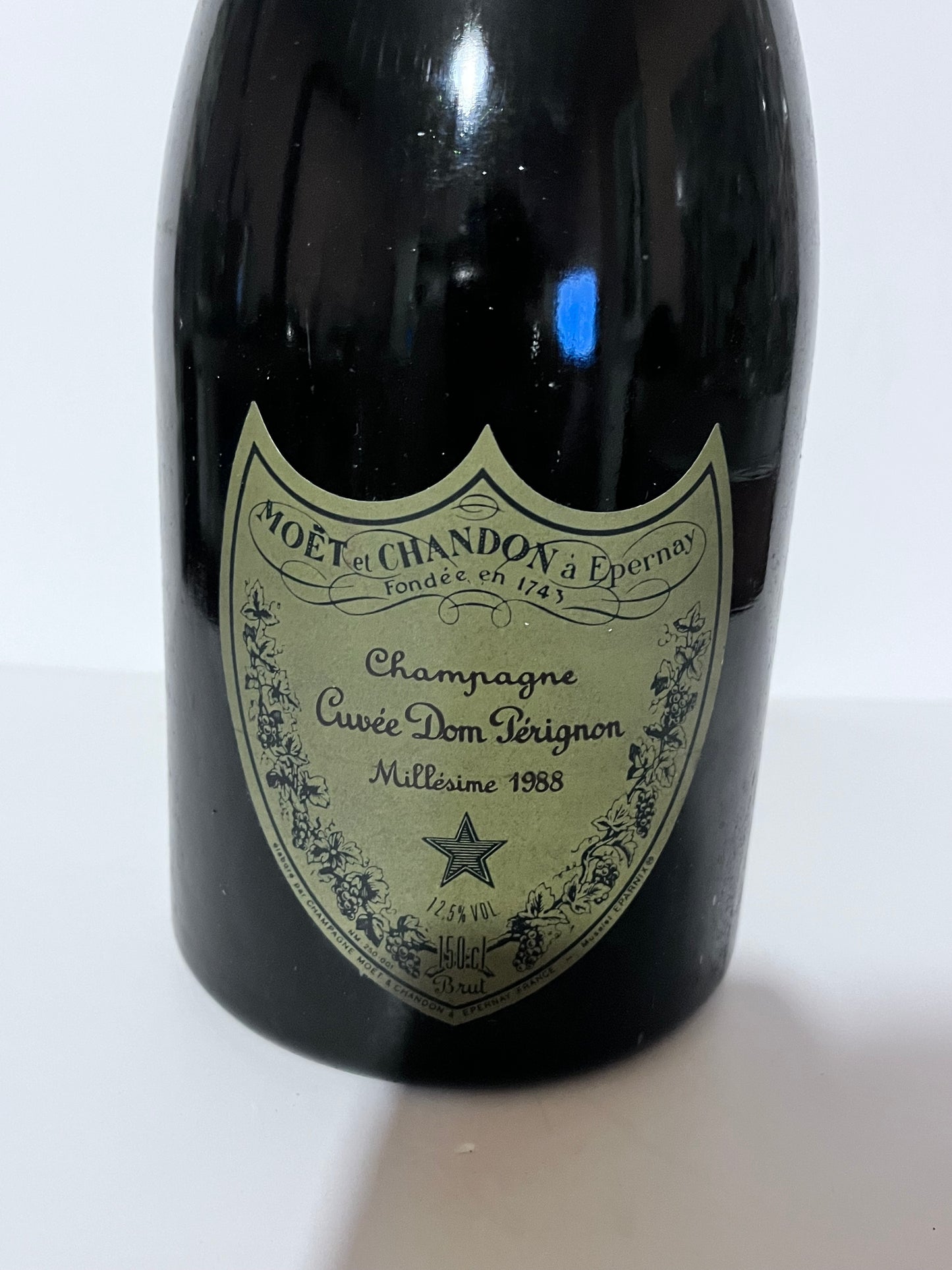 DOM PÉRIGNON CHAMPAGNE MAGNUM 1988 VINTAGE BRUT 1,5L – MOËT & CHANDON