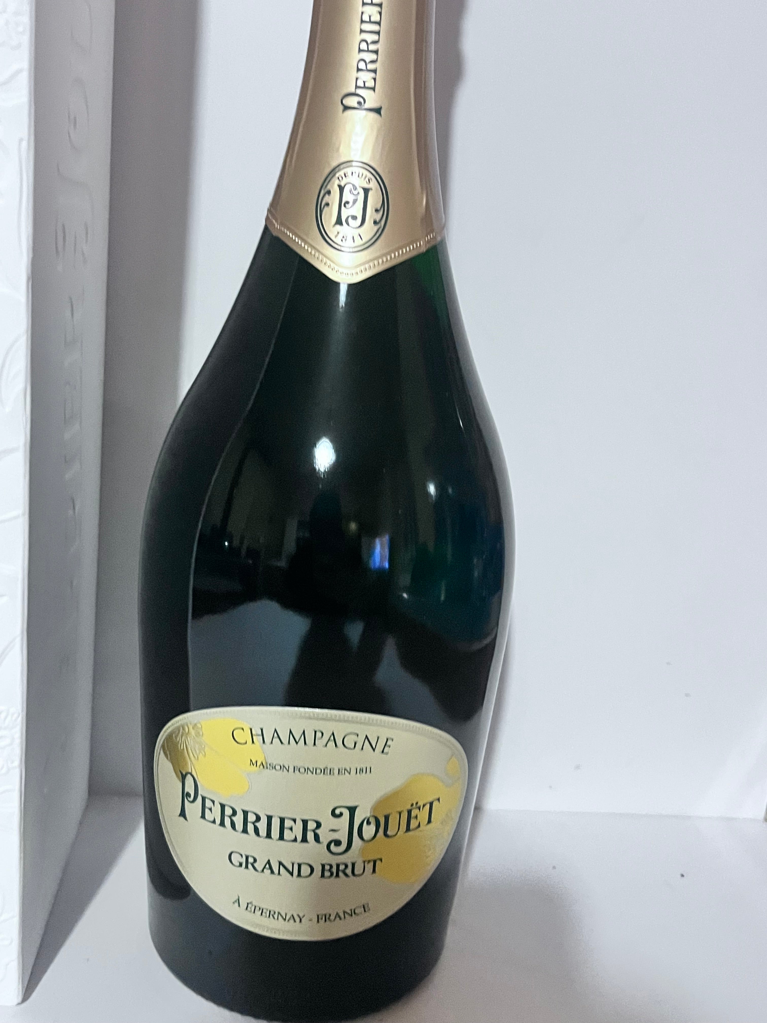 PERRIER JOUËT GRAND BRUT MAGNUM 1,5L CHAMPAGNE CON BOX