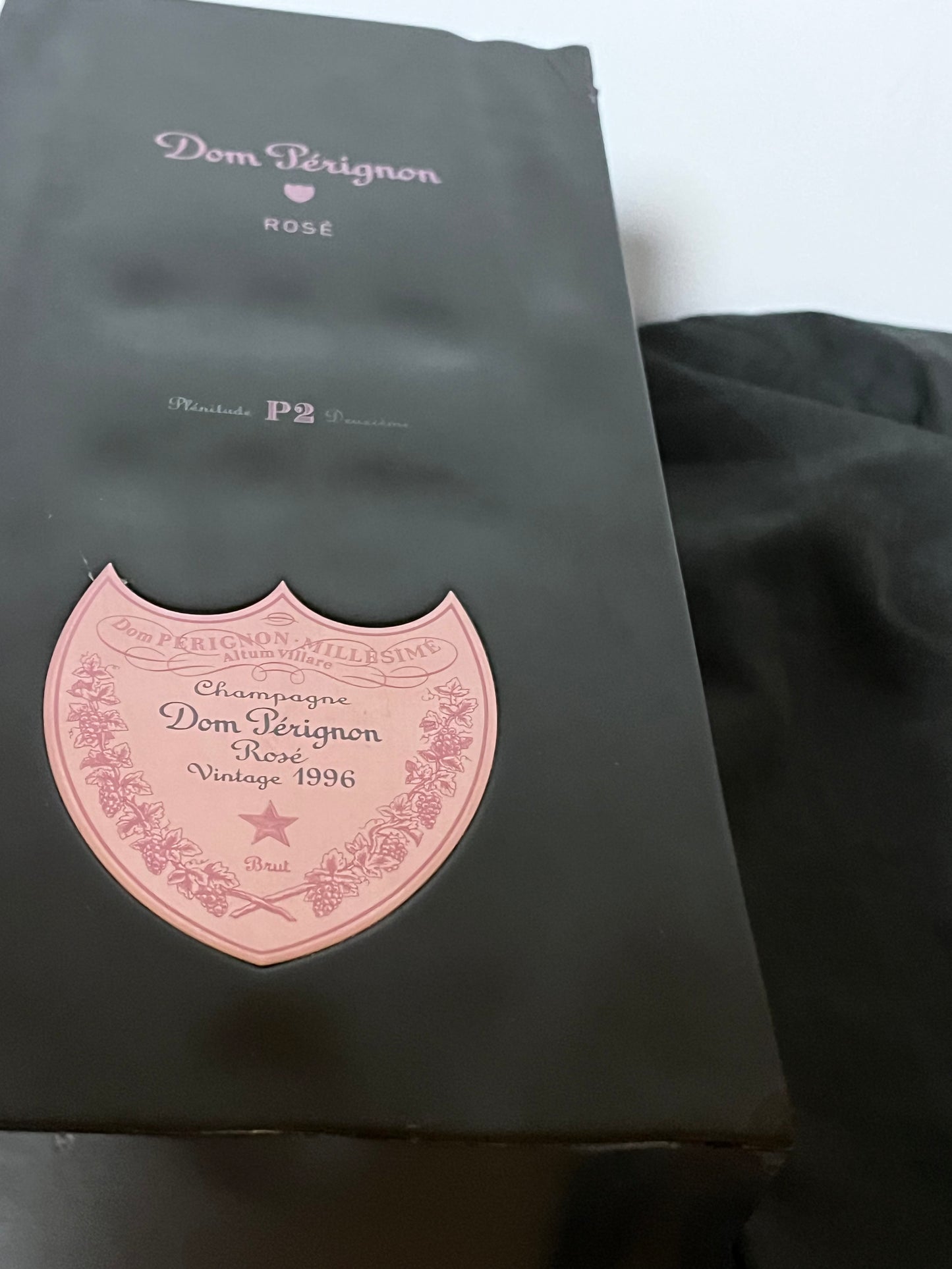 DOM PÉRIGNON ROSÉ P2 VINTAGE 1996 – CHAMPAGNE CON COFANETTO ORIGINALE