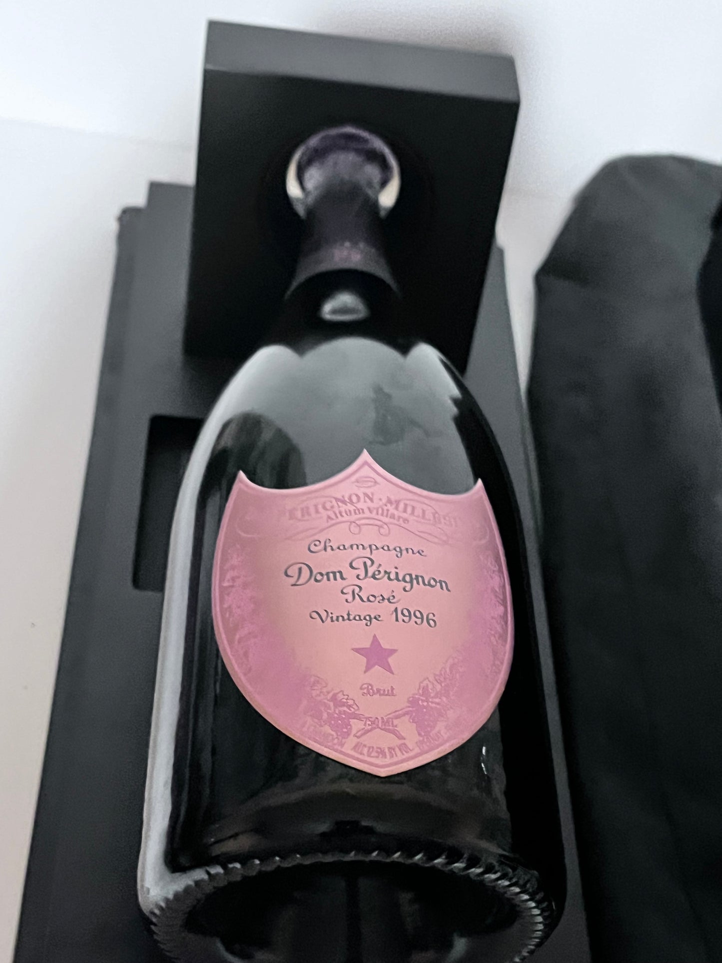 DOM PÉRIGNON ROSÉ P2 VINTAGE 1996 – CHAMPAGNE CON COFANETTO ORIGINALE